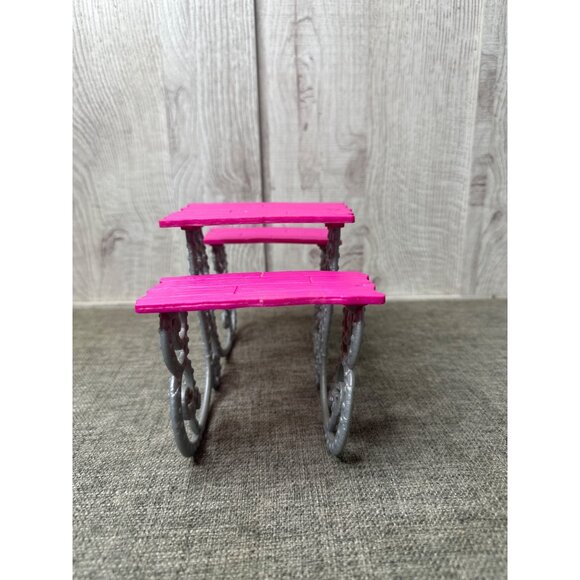 Monster High Doll Deluxe Deadluxe School Playset Picnic Table Pink Silver - Picture 4 of 6